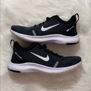 Women’s Nike Flex Experience 8
